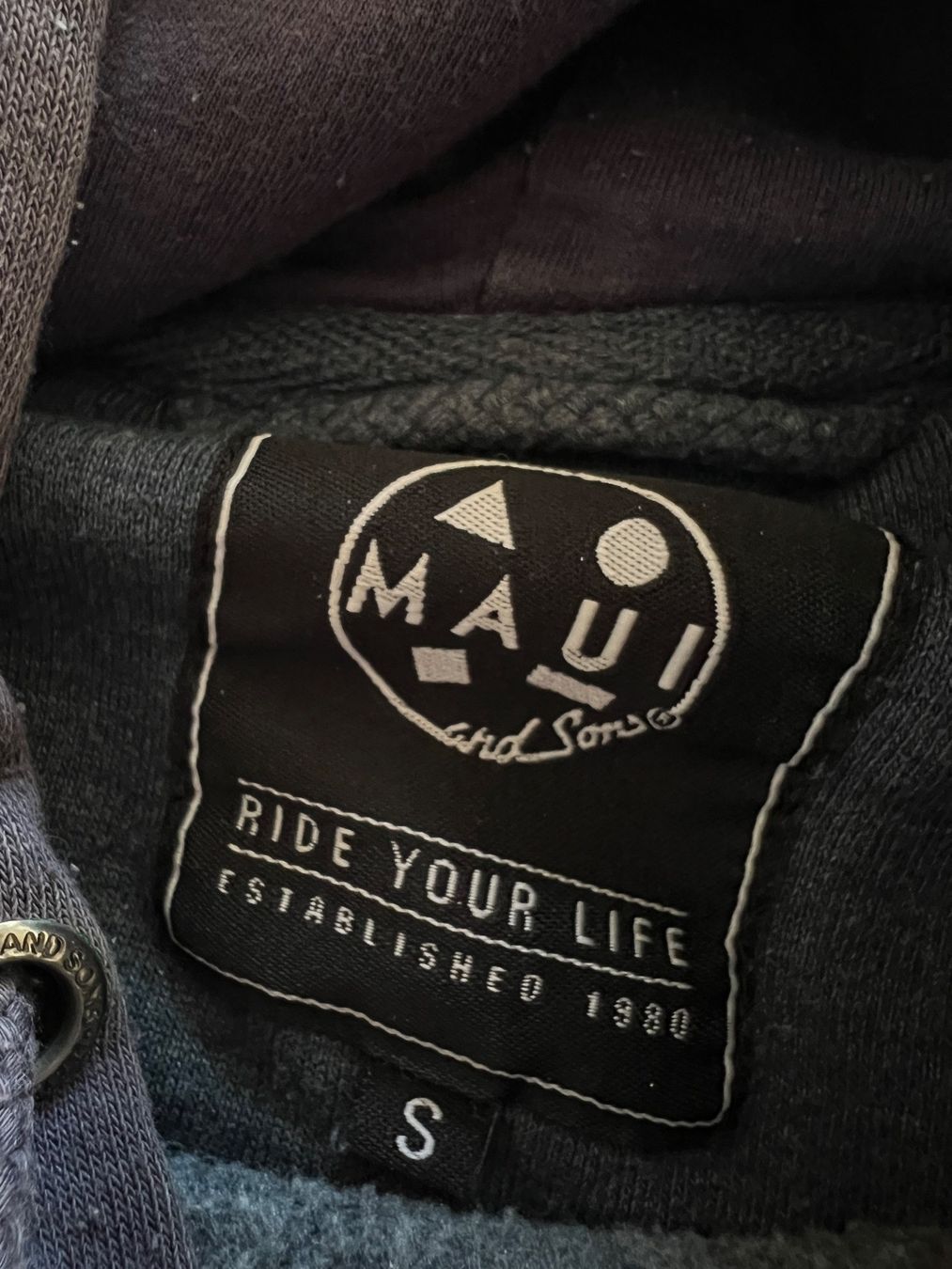 Pulls & Sweat-shirts: Maui & Sons Hoodie / Pullover – D'occasion à Chexbres par doe_xns6 3