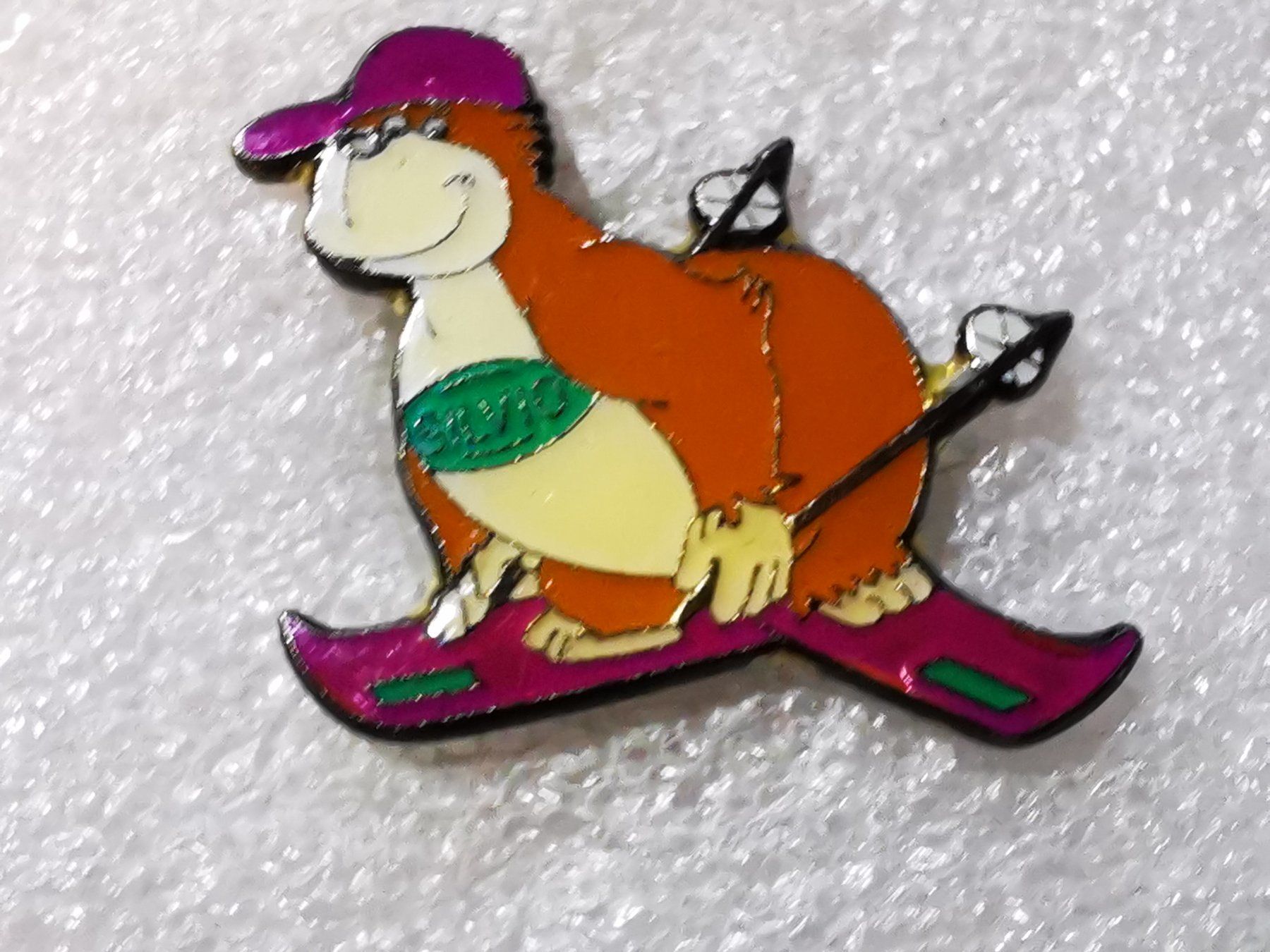 Plaketten & Abzeichen: Ansteckpin 66: Silvio – Gebraucht aus Oppligen von Pin-Fall-Shop
