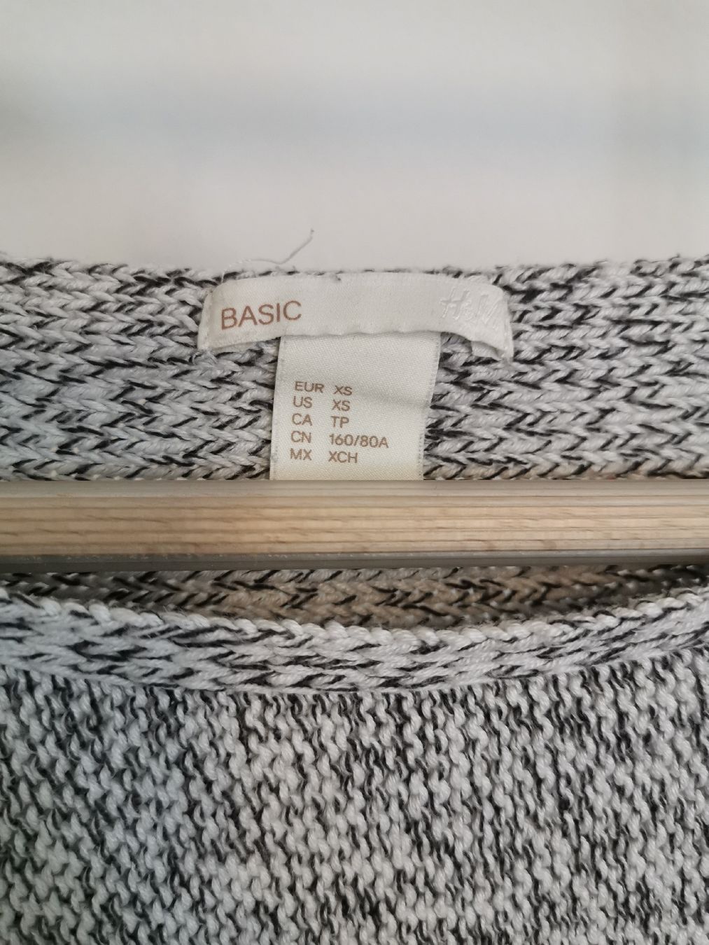 H&M Pulls & Sweat-shirts: Kuscheliger Strickpullover Grösse XS/S – D'occasion à Bonaduz par TheCahenzli 1