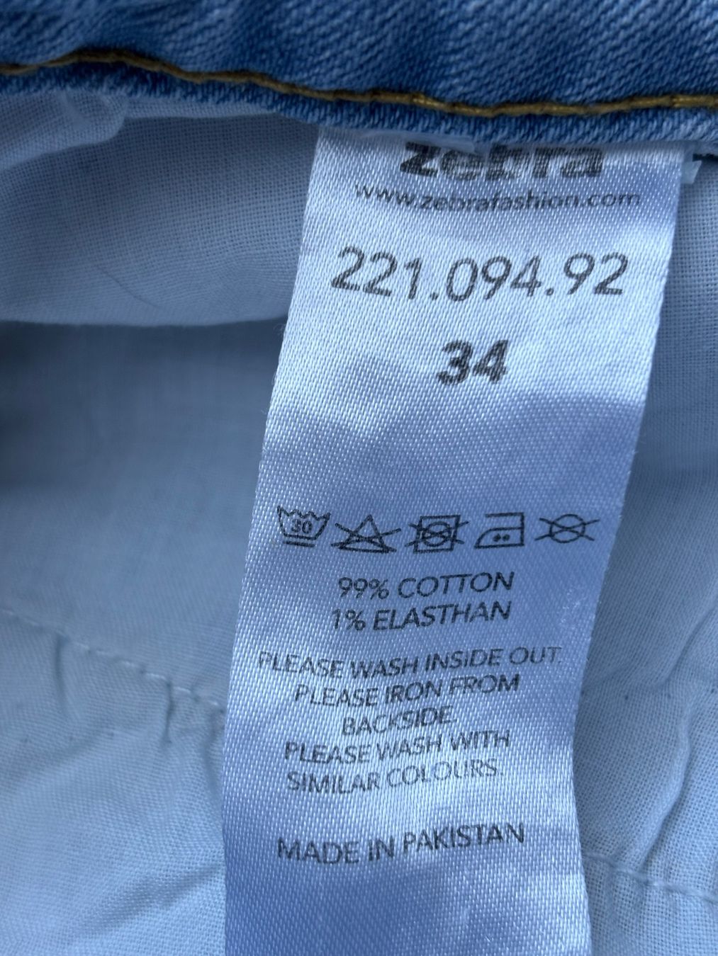 Jeans: Jeans Zebra 34 Flared cropped Hellblau – Usato da Balsthal venduto da Uroby 4