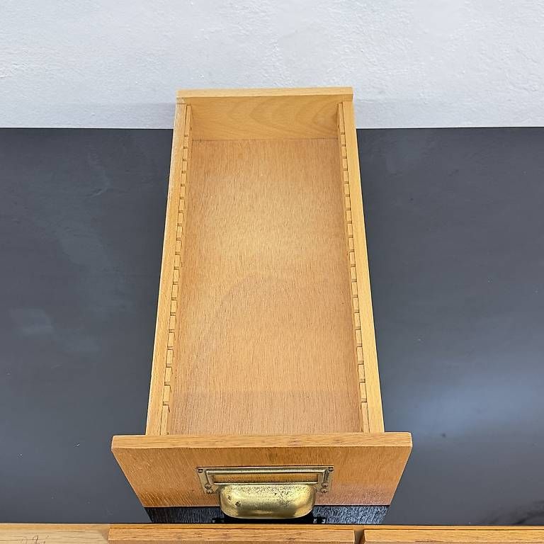 Cassettiere: Mid Century Apothekerschrank – Usato da basel venduto da vintory.ch 5