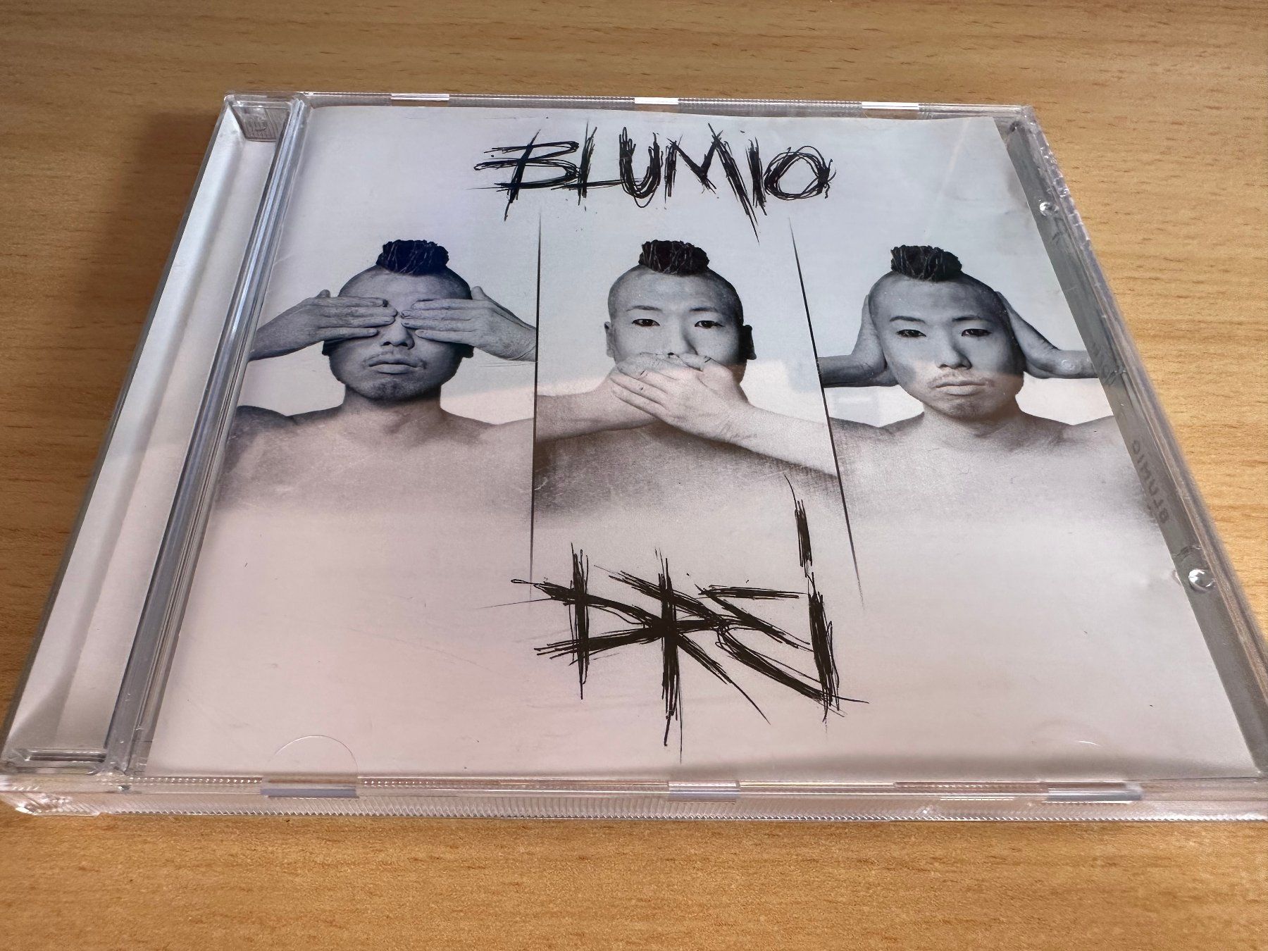 CD: Blumio – Drei – Usato da Rikon im Tösstal venduto da Alpenmutz