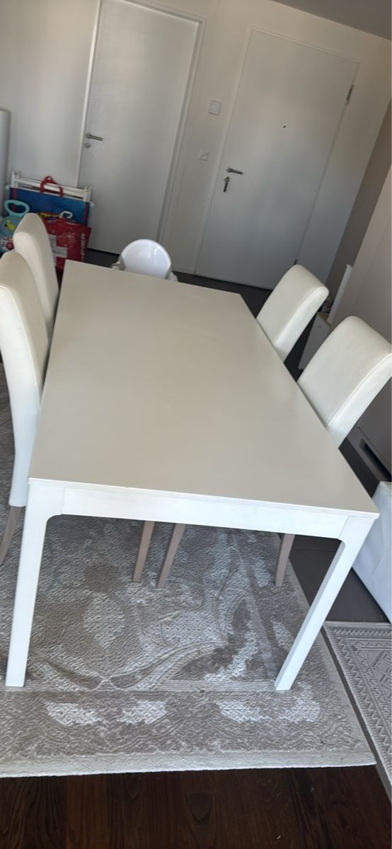 Ikea Set di tavolo e panche: Esstisch mit 4 Stühlen – Usato da Regensdorf venduto da lat_8nvw 1