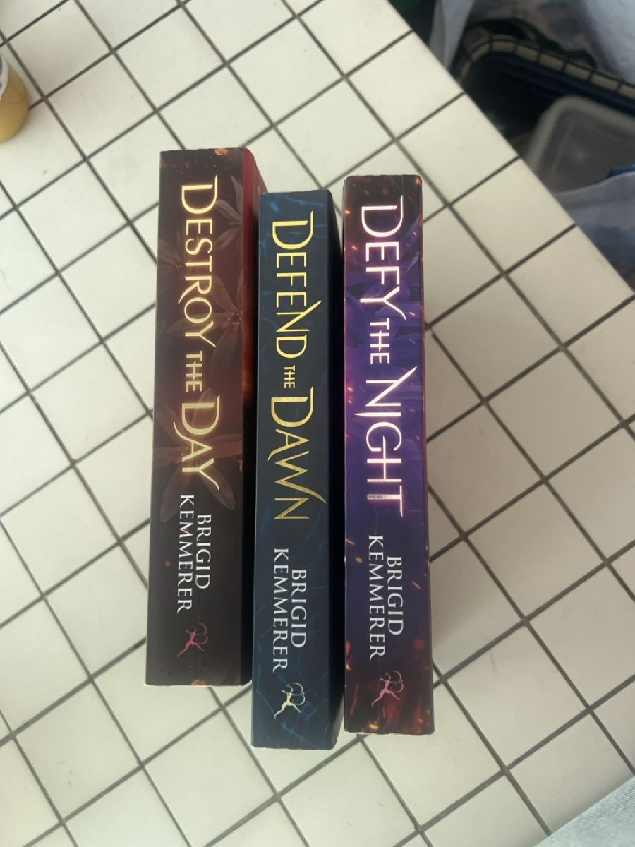 Libri: Defy the night Trilogy – Nuovo (secondo la descrizione) da Geuensee venduto da fjo_56tw 1
