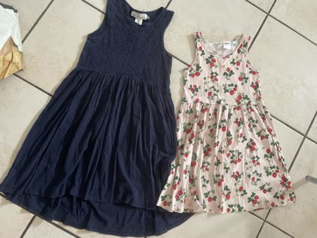 2 H&M Sommer Kleider, Gr. 122/128, Top Zustand, Mädchen