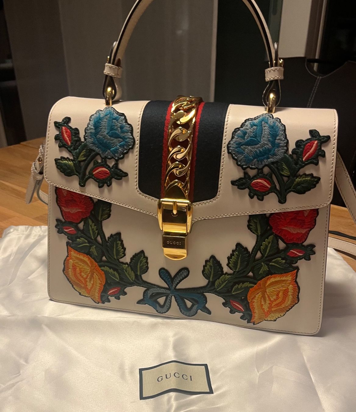 Gucci Borse da donna: Gucci Sylvie – Usato da Uitikon Waldegg venduto da KingaP