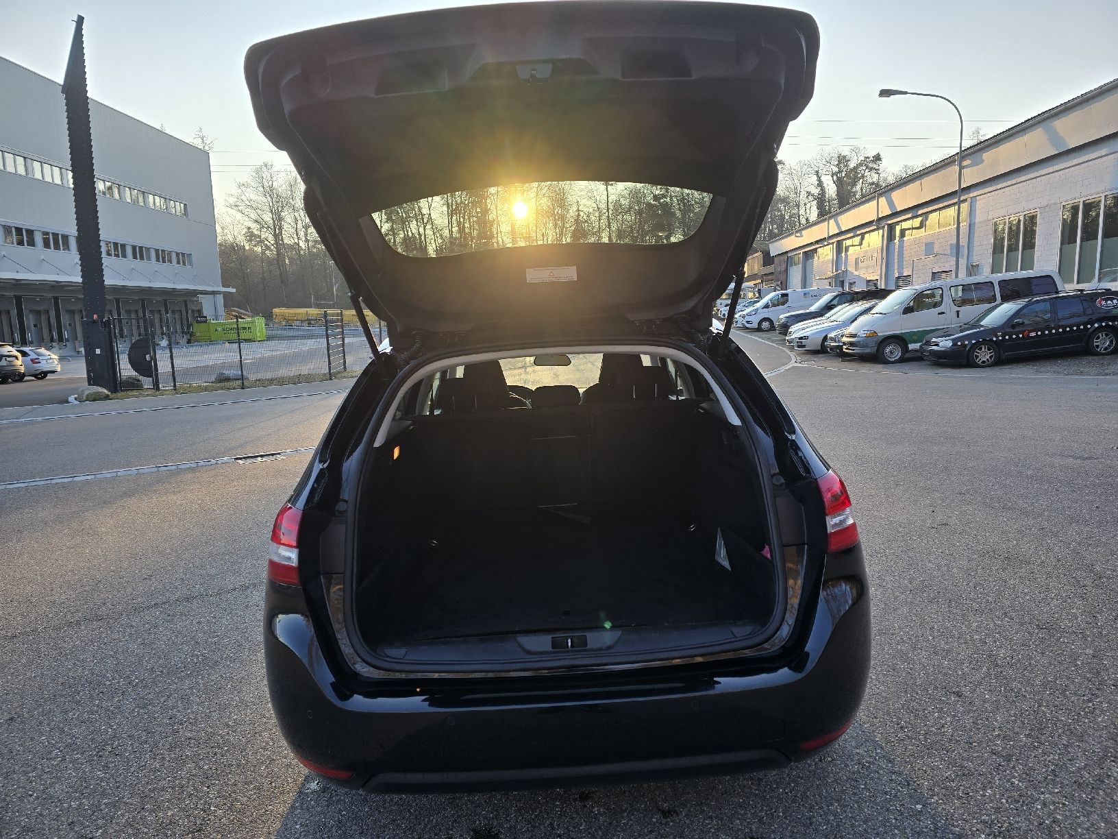 Peugeot Automobili: peugeot 308 1.2i stt – Usato da Winterthur venduto da AJ2323 6