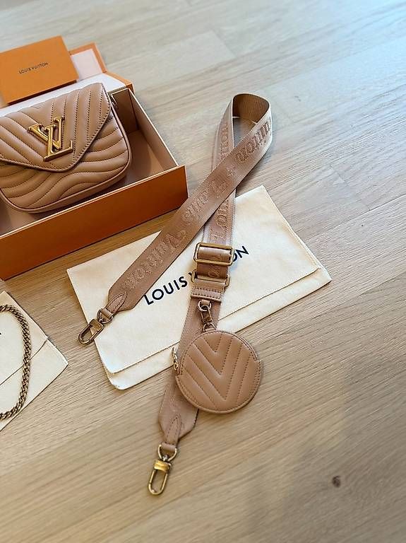 Sacs femmes: Louis Vuitton Multi Pochette New Wave Bag – D'occasion à St. Gallen par Sabrinaaa 3