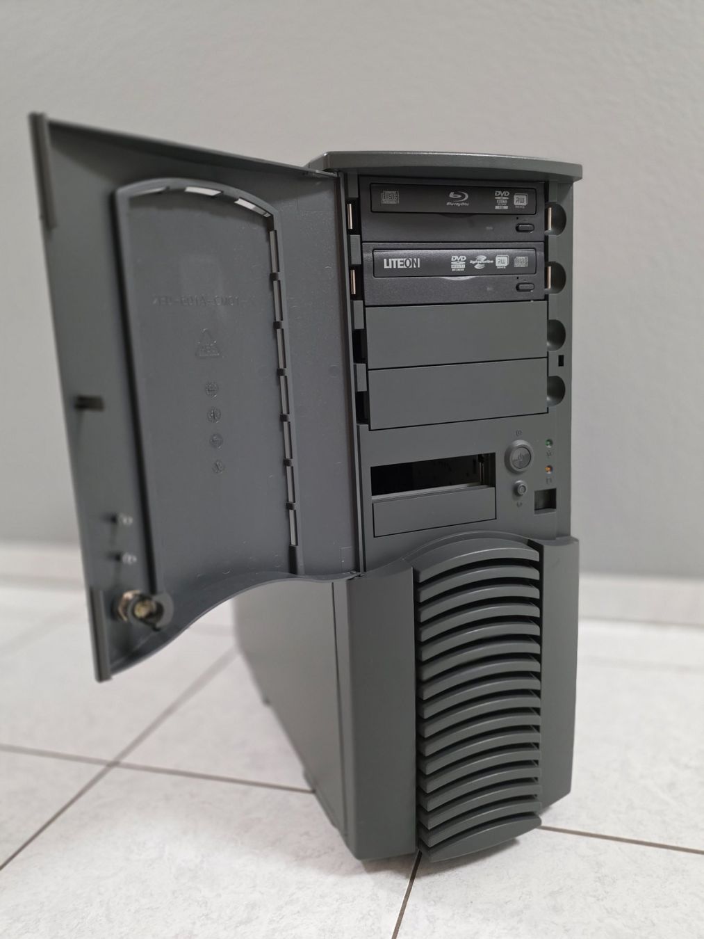 Intel PC: Leistungsstarker Retro-/Gaming-PC – Usato da Lausen venduto da -Vendetta- 2