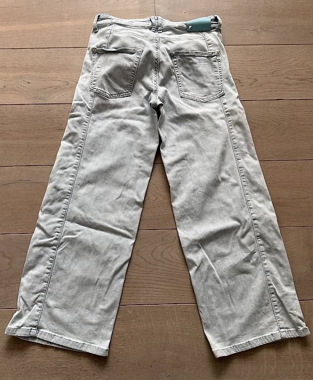Pantaloni: Cambio Culotte 38 – Usato da Alpnach Dorf venduto da rerifeme 1