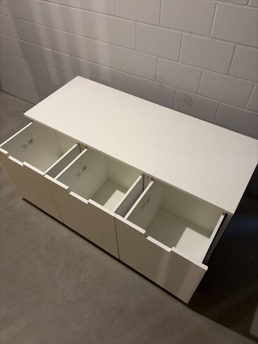 Étagères: Sideboard mit drei Fächern – D'occasion à Appenzell par luc_xd2k 2
