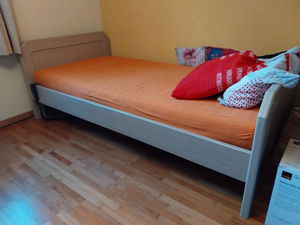 elektrisches Bett, massiv, verschenken Kaufen auf Ricardo