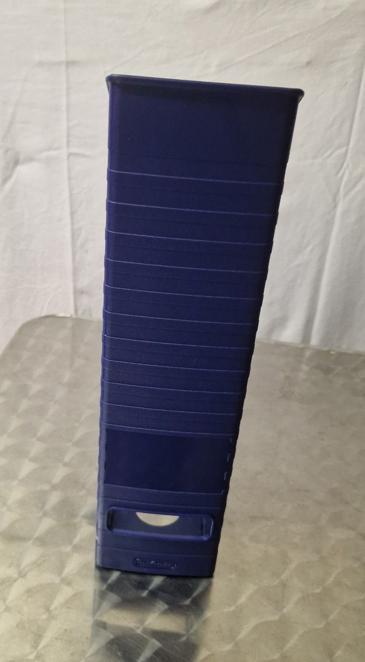 Supporti a parete: A4 Blatt Halterung Blau Nr. 2 – Usato da Niederbipp venduto da Trude04 4