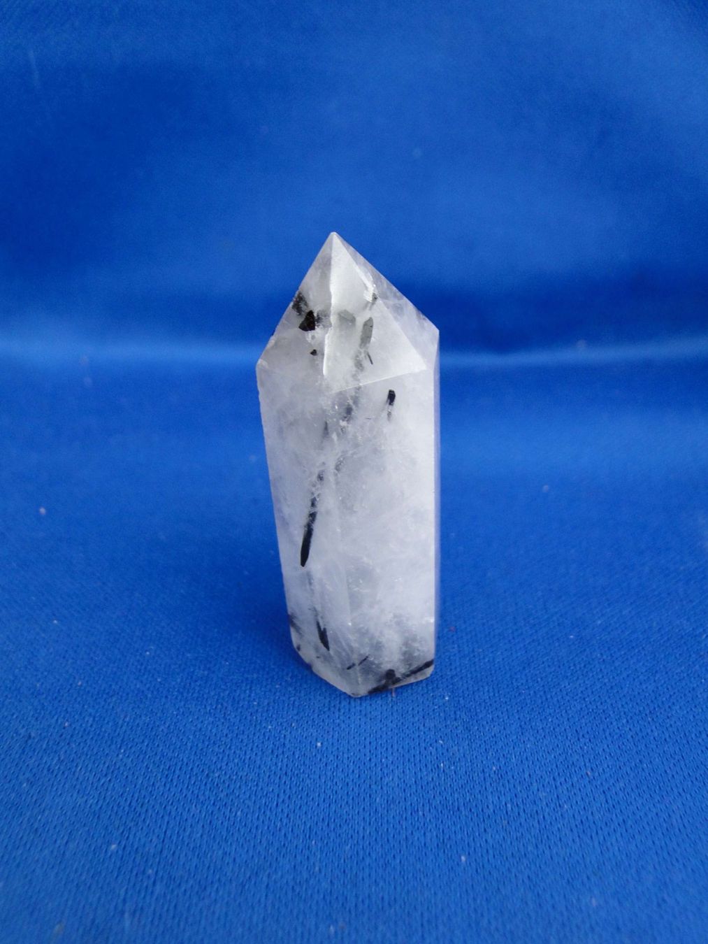 Minerali & Pietre curative: Bergkristall-Spitze mit Turmalin – Usato da Schinznach Bad venduto da Demerald 7