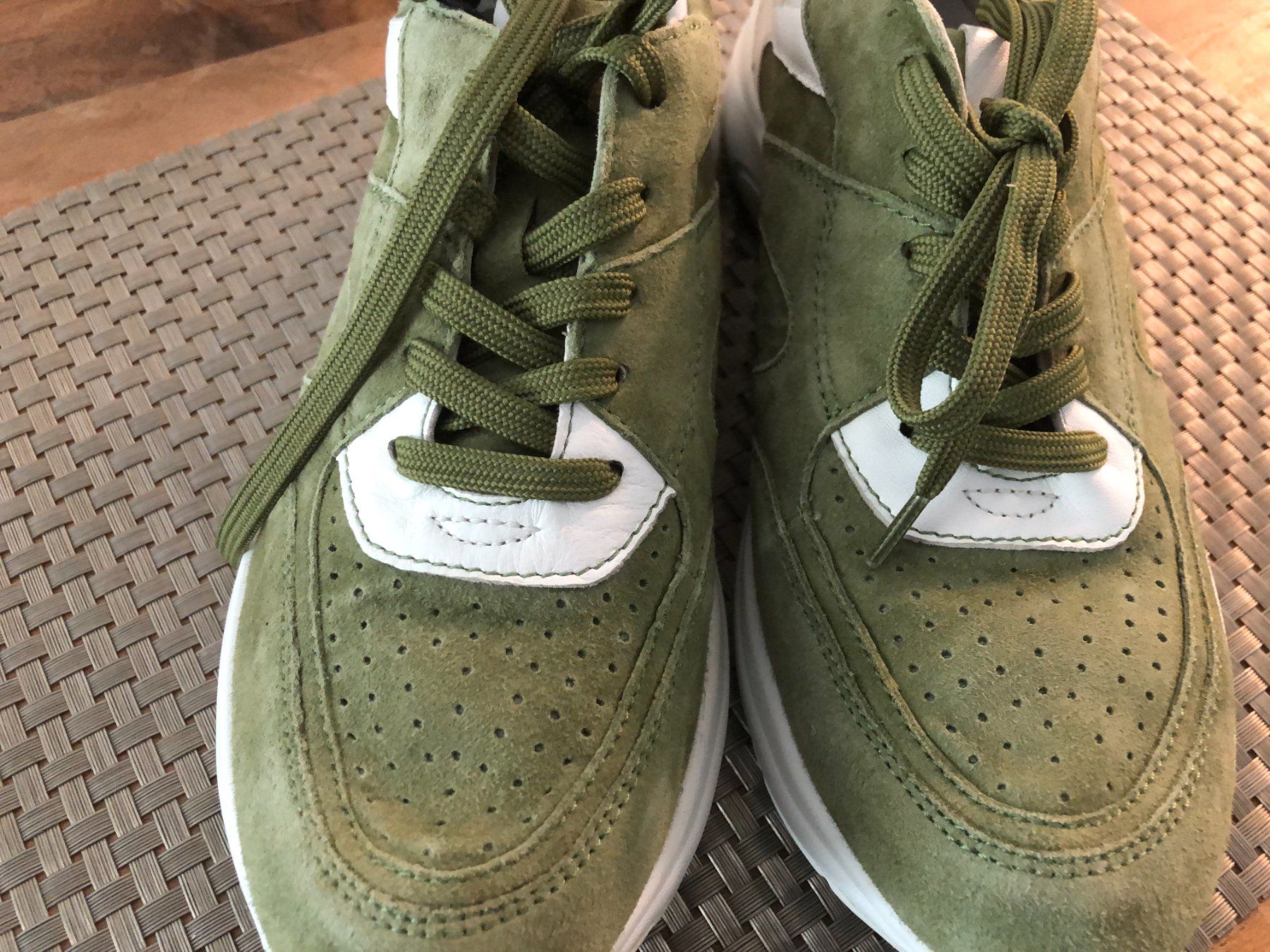 Scarpe da donna: Neue Sneakers aus Leder – Nuovo e nell'imballaggio originale da Gränichen venduto da lizama 2