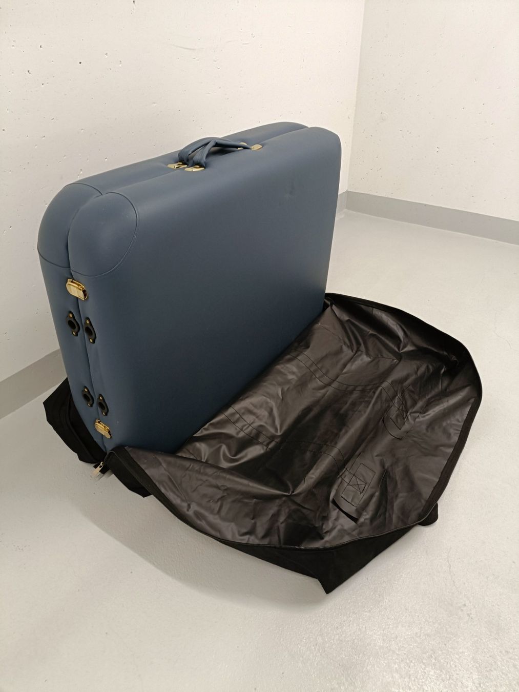 Fauteuils de soin: Massageliege Kellness – D'occasion à Nussbaumen AG par Saimiri2015 2