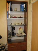 Laden- Bürogestell freistehend Glastablare, Schubladen  
