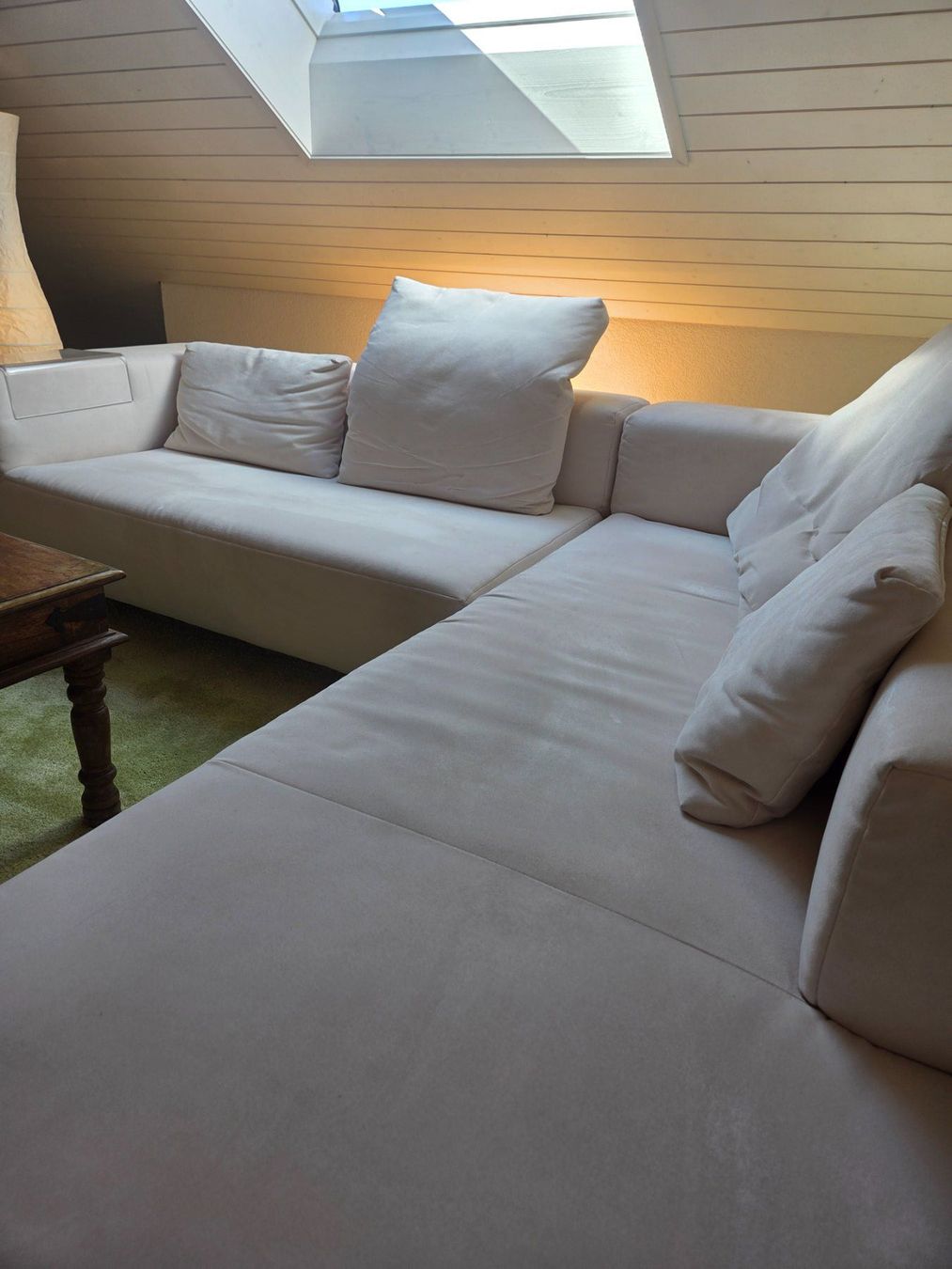 Sofas: Grosses helles Sofa mit div. Kissen – D'occasion à Guntershausen par luckyzucky 8