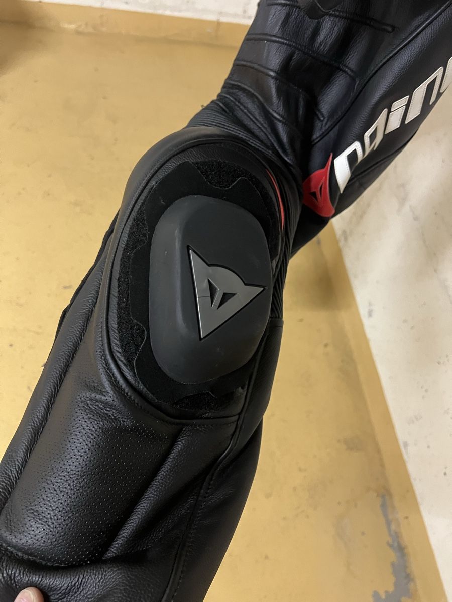 Dainese Completi: Dainese Lederkombi Laguna Seca – Usato da Zürich venduto da Pan-Europ 2