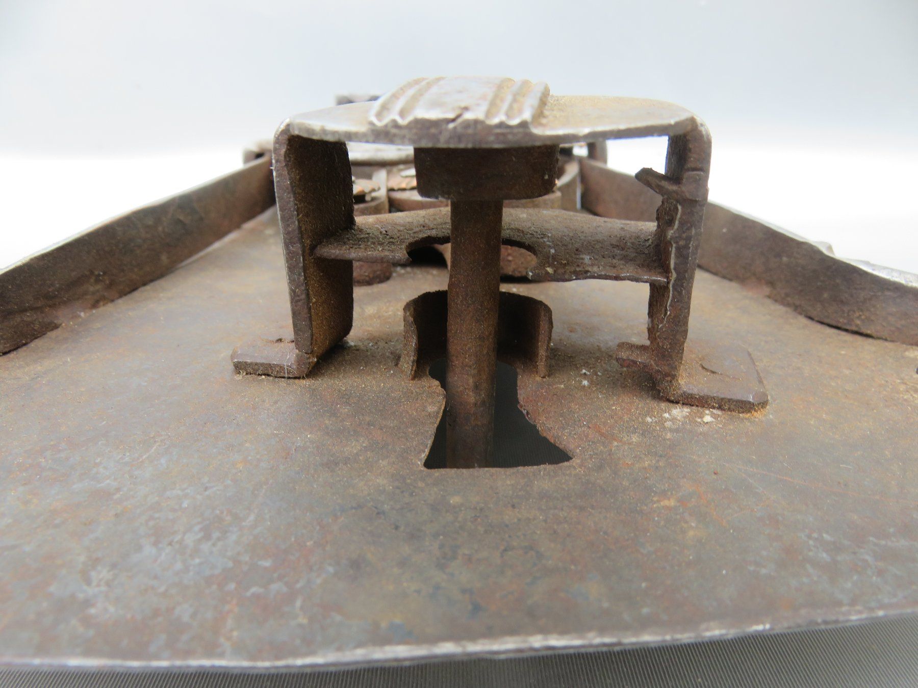Cadenas: GOTISCHES TRUHENSCHLOSS – D'occasion à BERN par erassmusvonrotterdam 3
