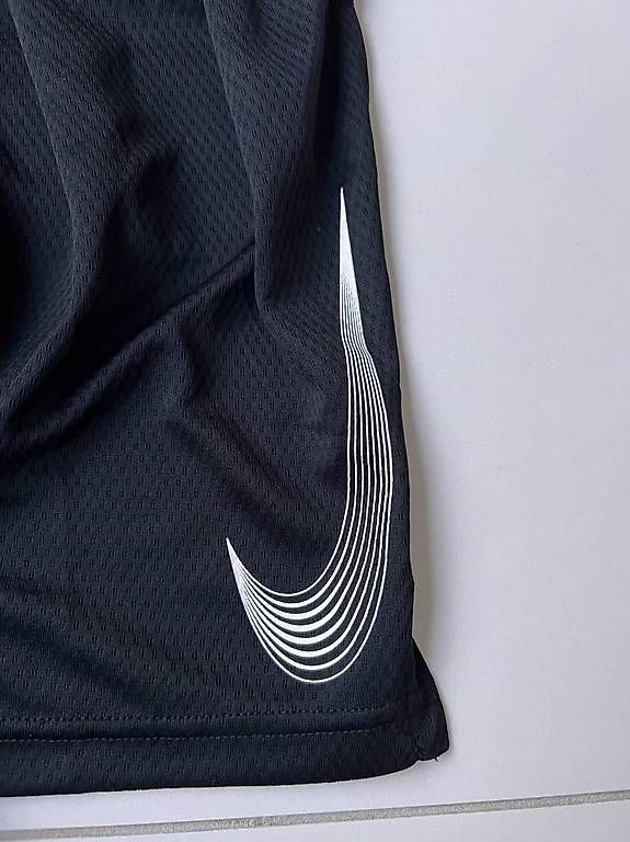 Hosen: Short Nike NEUF enfant L – Gebraucht aus Epalinges von Kallem 1