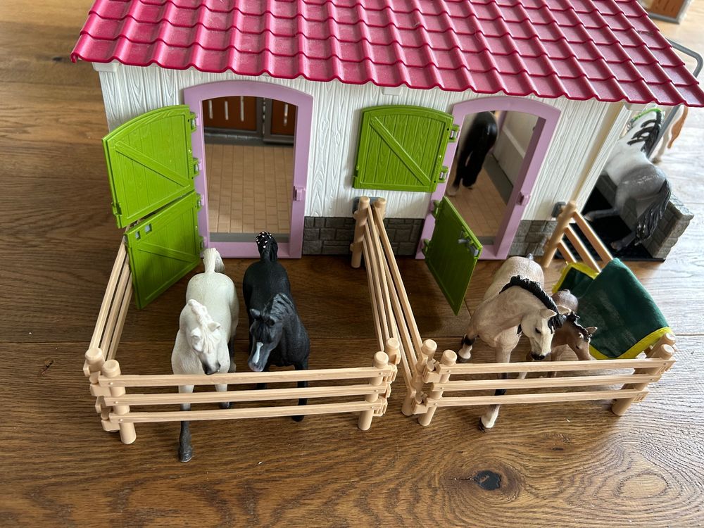 Schleich Pferdestall mit 19 Pferden, Gatter und Waschstation | Acheter