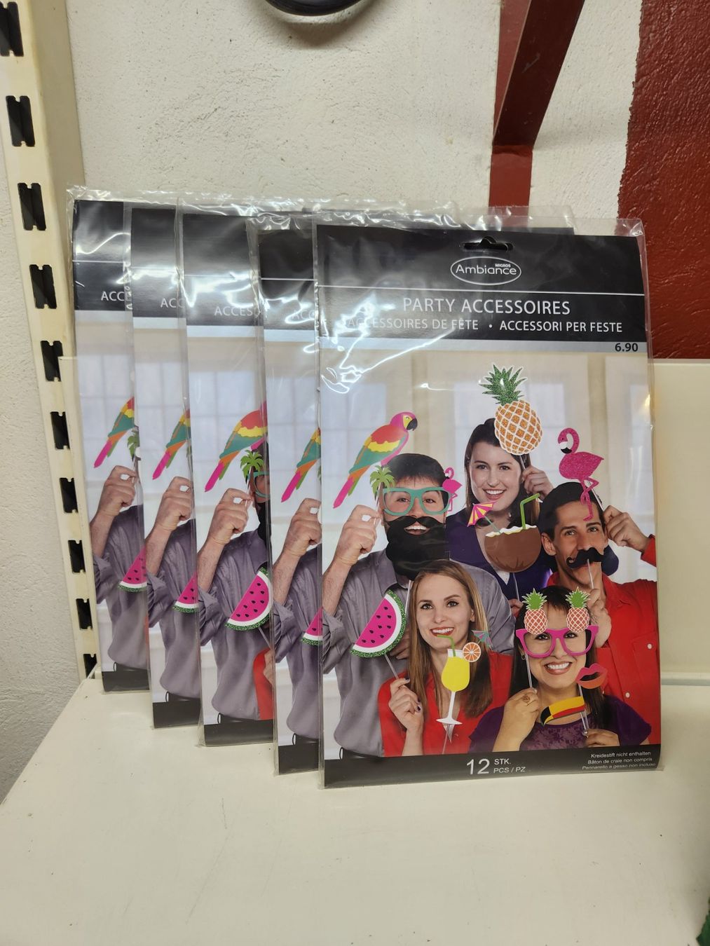 Alle Dekorationen: Ab 1.-- Restposten Party Accessoires Set 12-teilig neu – Neu und originalverpackt aus Oftringen von Leleni 2