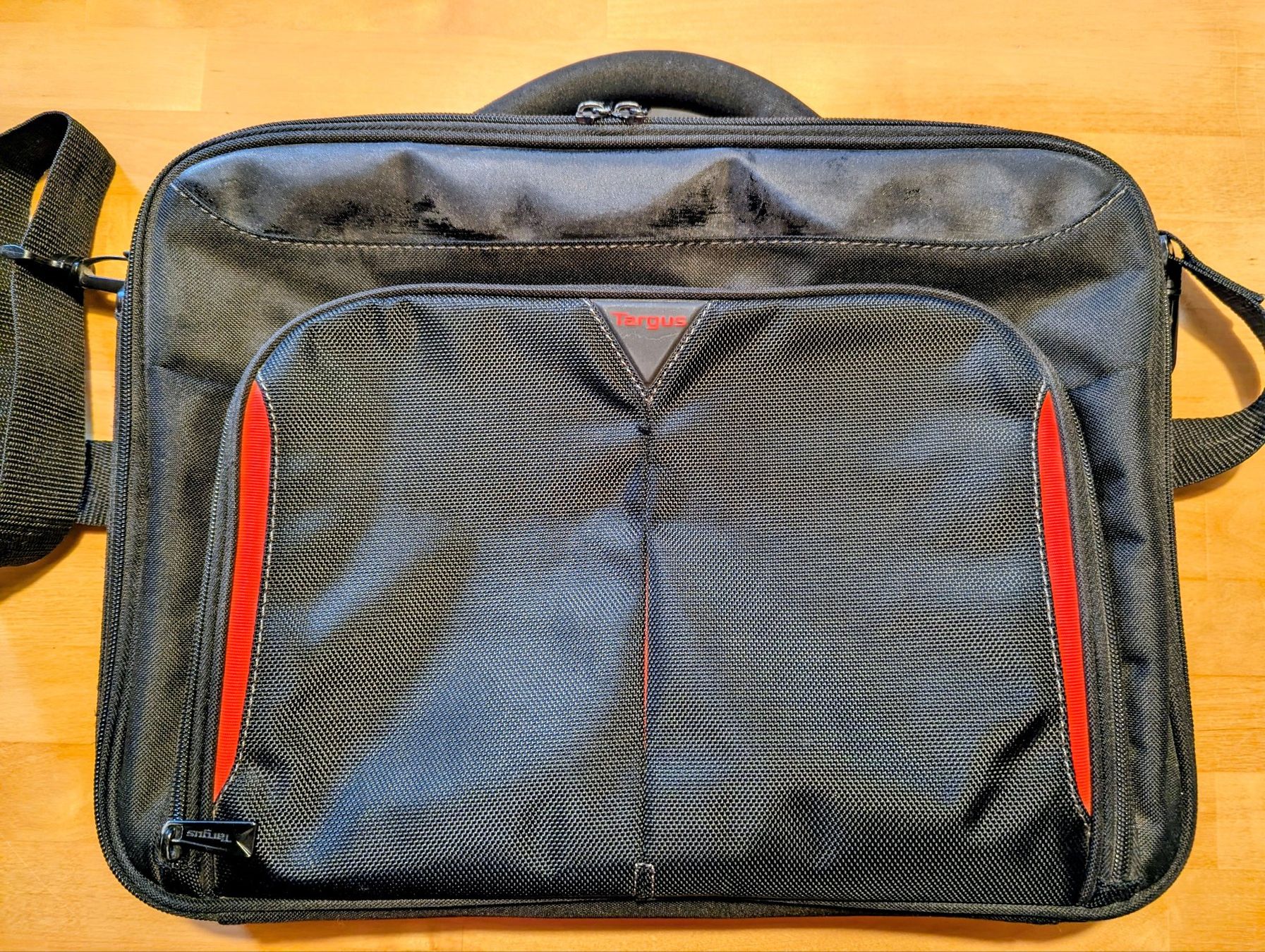 Targus Sacs: Neue Laptoptasche Targus schwarz mit Fächern – Neuf (Voir description) à Goldingen par YouAreMySunshine