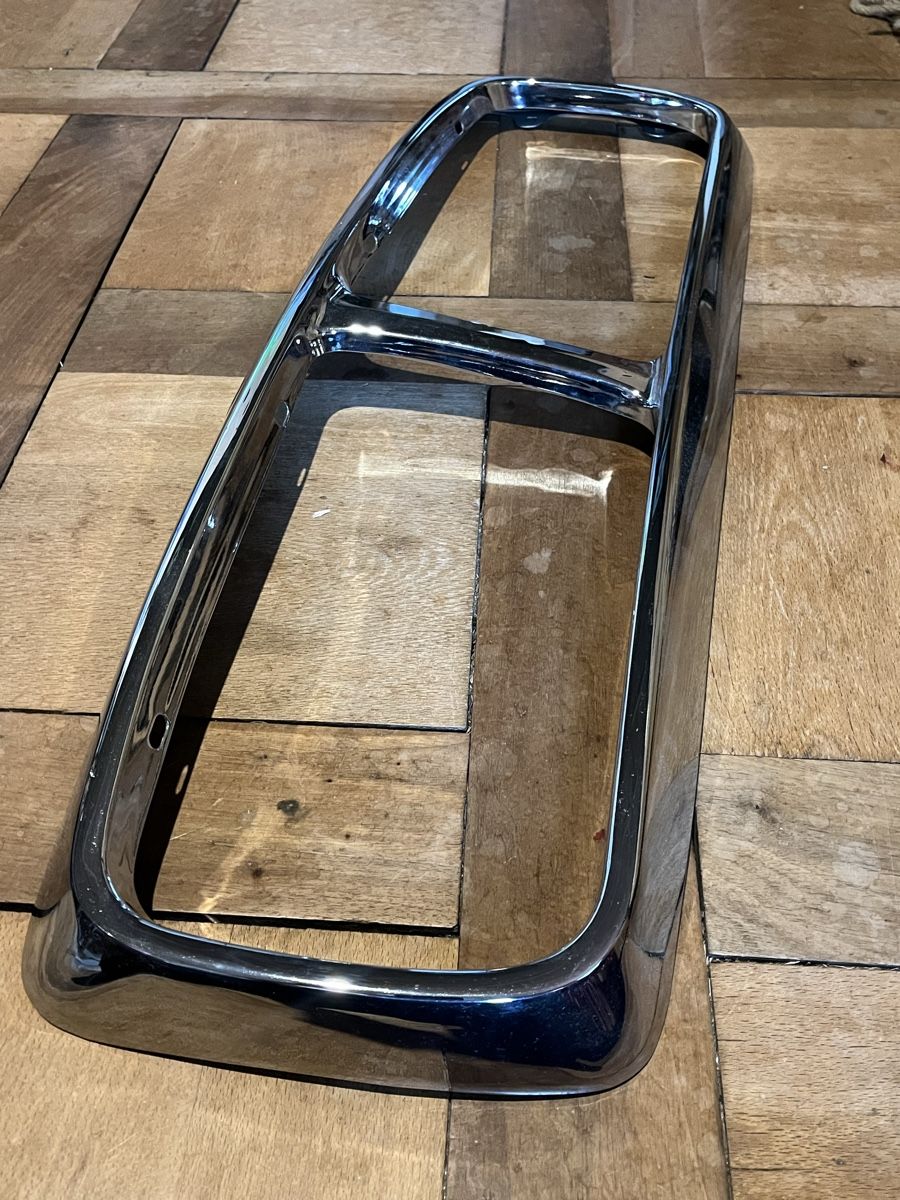 Jaguar Tutti pezzi di ricambio auto: Oldtimer Kühlergrill Frontgrill Jaguar XJ40 – Usato da Wiesenberg venduto da swissantik 6