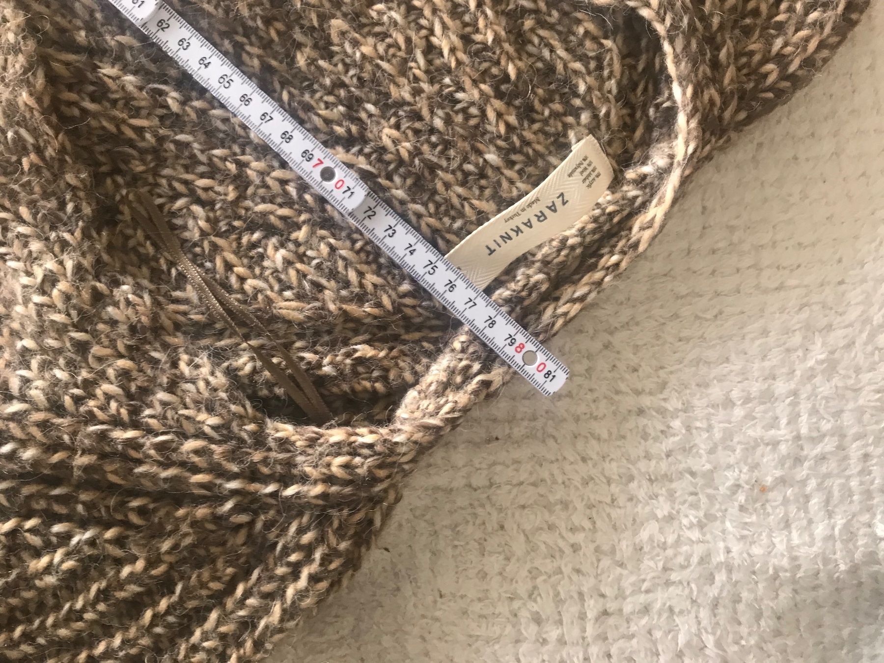 Zara Giacche: Warme Strickjacke ZARA - braun Länge 80cm – Usato da Niederteufen venduto da mix18 7