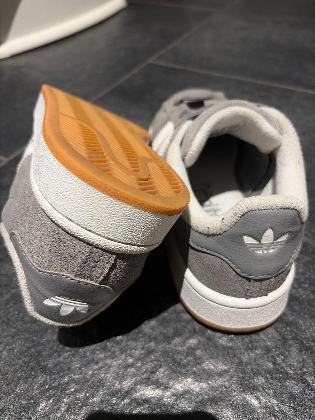 Adidas Scarpe da uomo: Adidas Schuhe 35 – Usato da Schlieren venduto da Shelly03 1