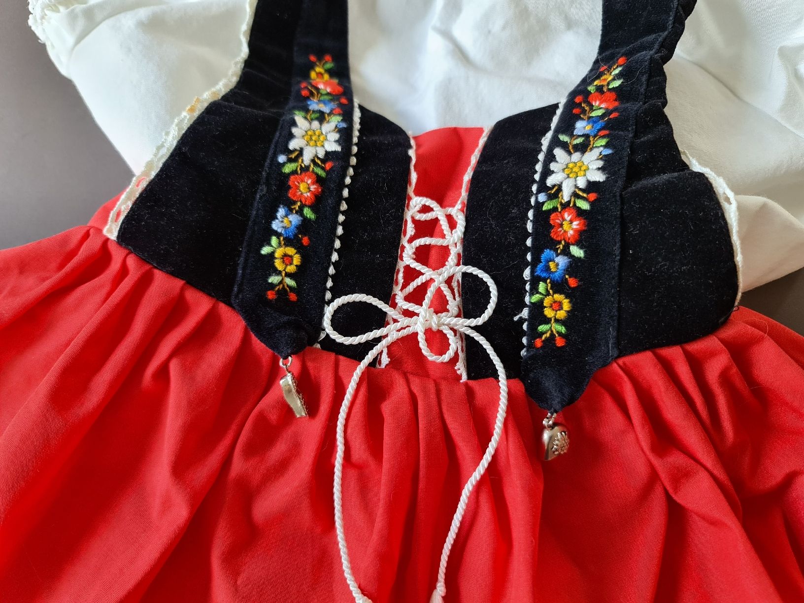 Kleider & Röcke: Schweizer Tracht / Dirndl für Mädchen – Neu (gemäss Beschreibung) aus Uster von Cruleye 1