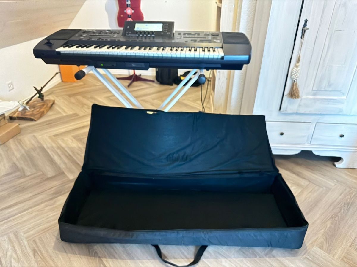 Roland Strumenti musicali: Roland EM-2000 Arranger Workstation Keyboard inkl. Tasche – Usato da Dörflingen venduto da Benz63