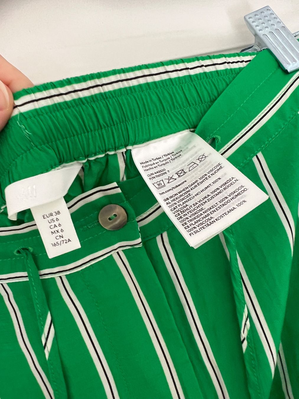 H&M Pantaloni: H&M green striped pants – Nuovo (secondo la descrizione) da Genève venduto da jud_xrl8 6