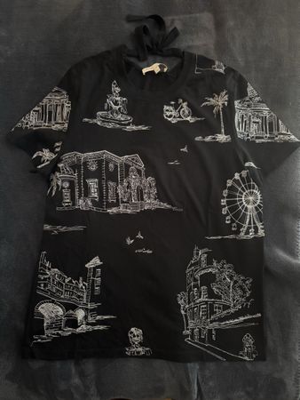 Schwarz Sandro T-Shirt Grösse 1 mit Print guter Zustand
