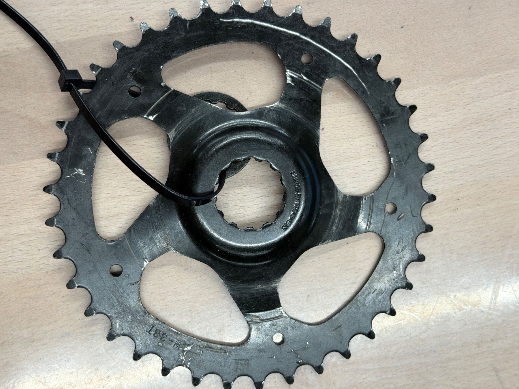 Bosch Pezzi di ricambio: Samox direct mount Chainring for Bosch 38T – Usato da Basel venduto da BICICLETTISTA