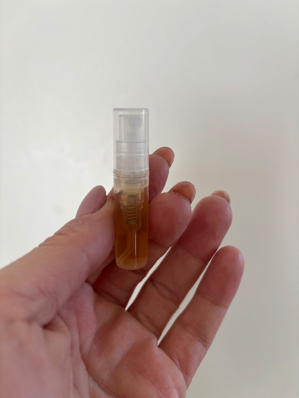 Kayali Profumi & Eau de Toilette: Kayali The Wedding Silk Santal | 36 EDP Duftprobe - 2 ml – Usato da Zürich venduto da deruja 1
