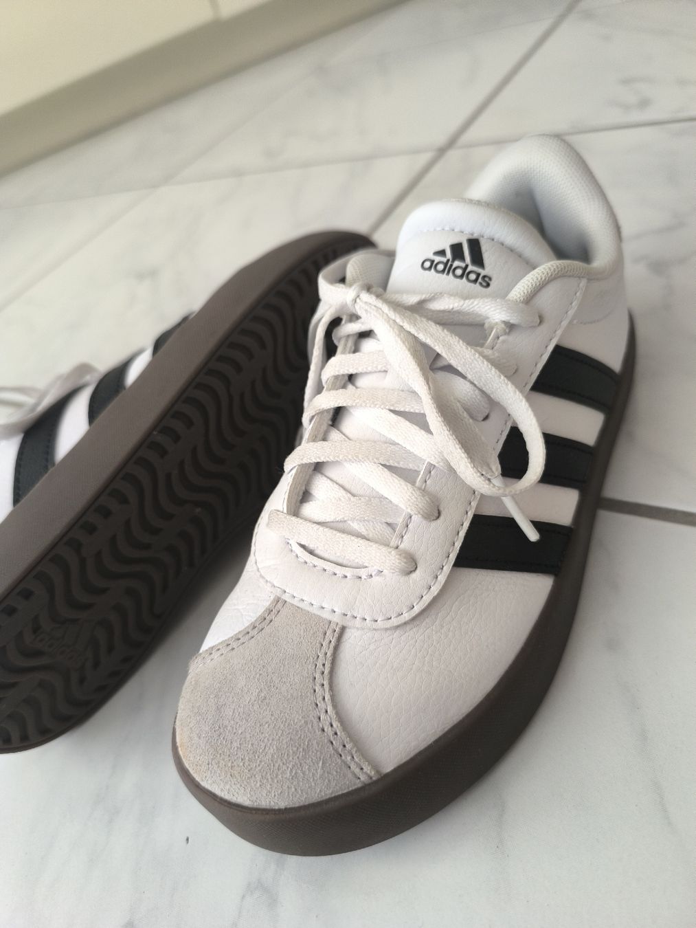 Adidas Herrenschuhe: Adidas Schuhe nr34  – Gebraucht aus Buchs SG von Cor-Pie 1