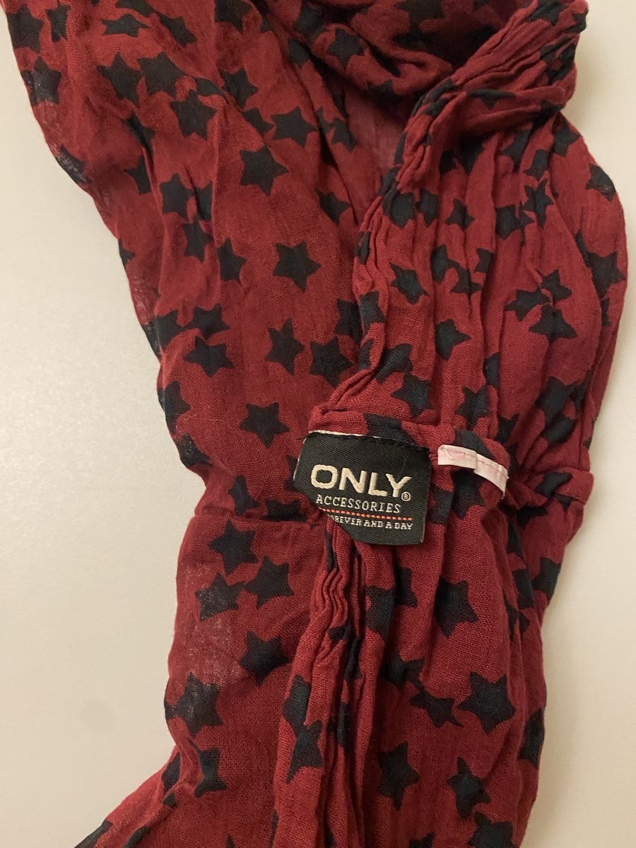 Foulard & Sciarpe: ONLY Schlauchschal Loop Sterne rot schwarz Herbst Winter – Usato da Zofingen venduto da _ina 1
