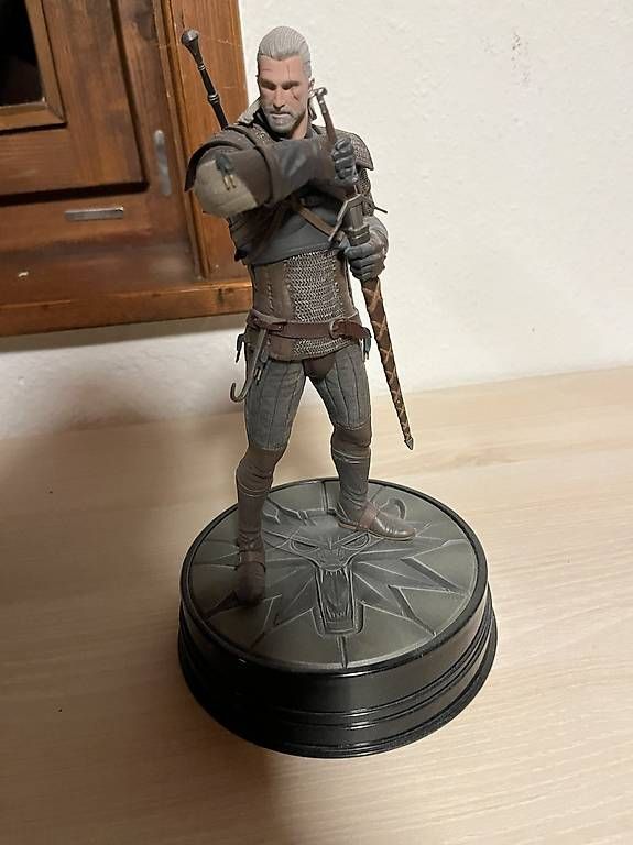 Statuette: GERALT WOLF - DARK HORSE - WITCHER 3 – Usato da Blonay venduto da rou_vr7k