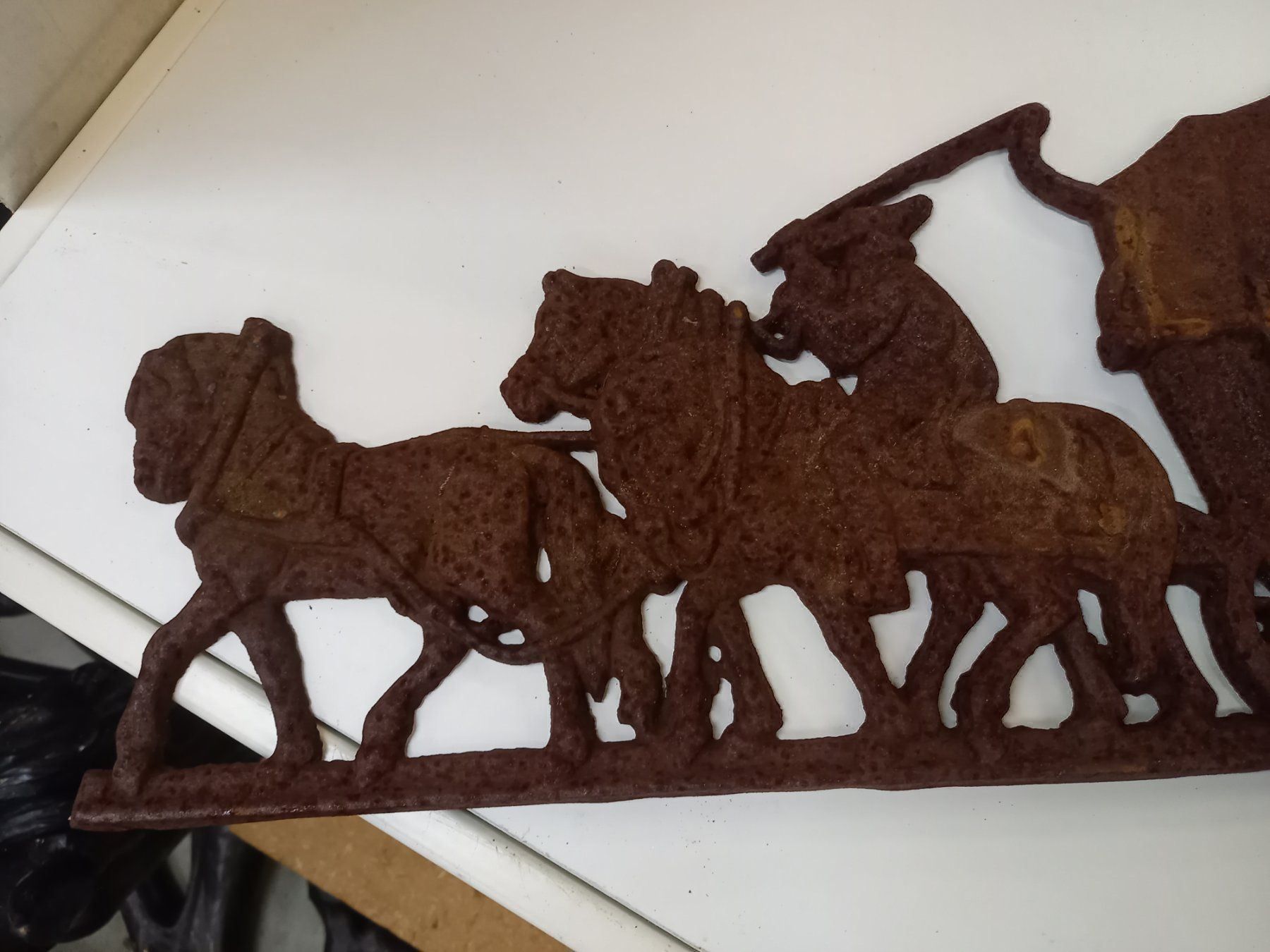Tutte le decorazioni: Pferd mit Kutsche Schild Stahlguss Rost – Usato da Grossdietwil venduto da hufi10