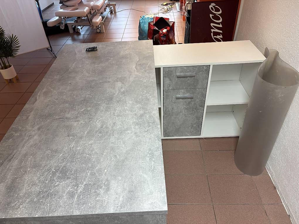 Scrivanie: Büro / Bureau  – Usato da Fribourg venduto da boebele88 1
