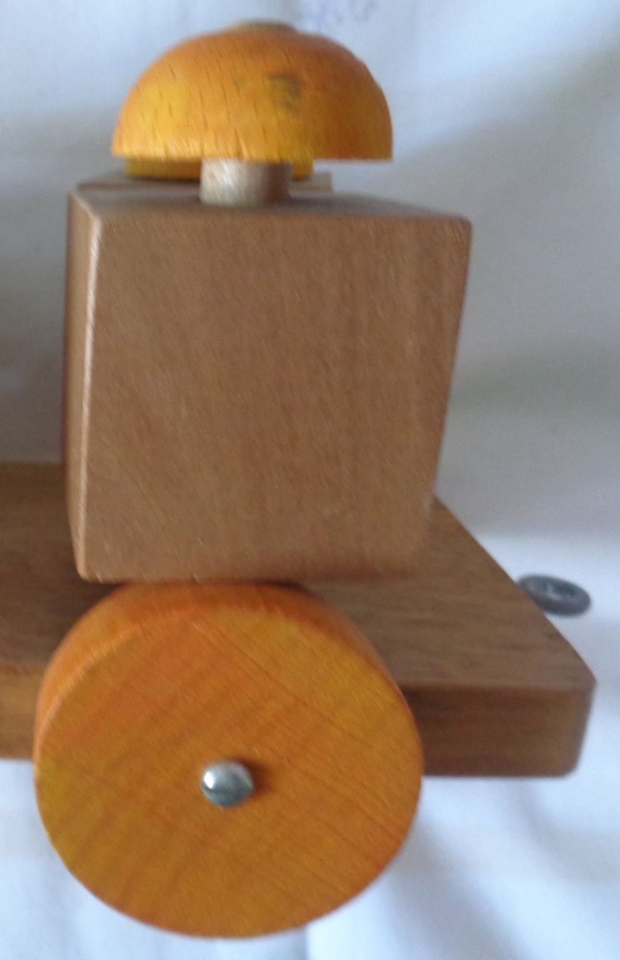 Giocattoli: ZUG AUS HOLZ MIT WAGEN 2 STCK. – Usato da Lausanne venduto da kiliman73 2