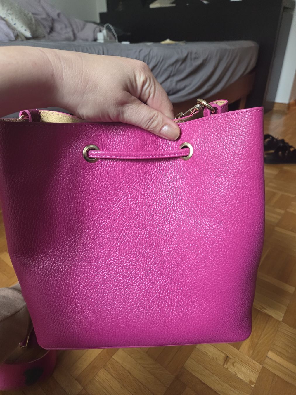 Borse da donna: Pinke Handtasche/Umhängetasche mit Wechselgurt, neuwertig – Nuovo (secondo la descrizione) da Adlikon b.Regensdf venduto da che_xxb9 4