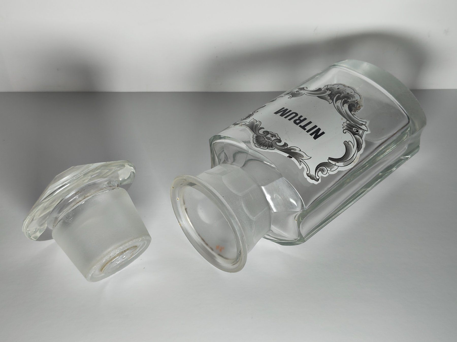 Accessori da laboratorio: Antike Apothekerflasche NITRUM Um 1900 17cm – Usato da Monthey venduto da 19_karen_84 3