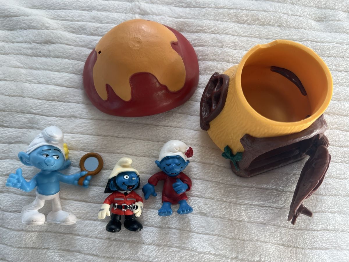 Schleich Spielzeuge: Schlumpf Haus & 3 Schlümpfe – Gebraucht aus Oberglatt ZH von ble_75jw 3