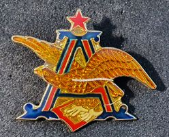 BB989 - Pin ADLER Anheuser-Busch Logo / Budweiser Beer Bier