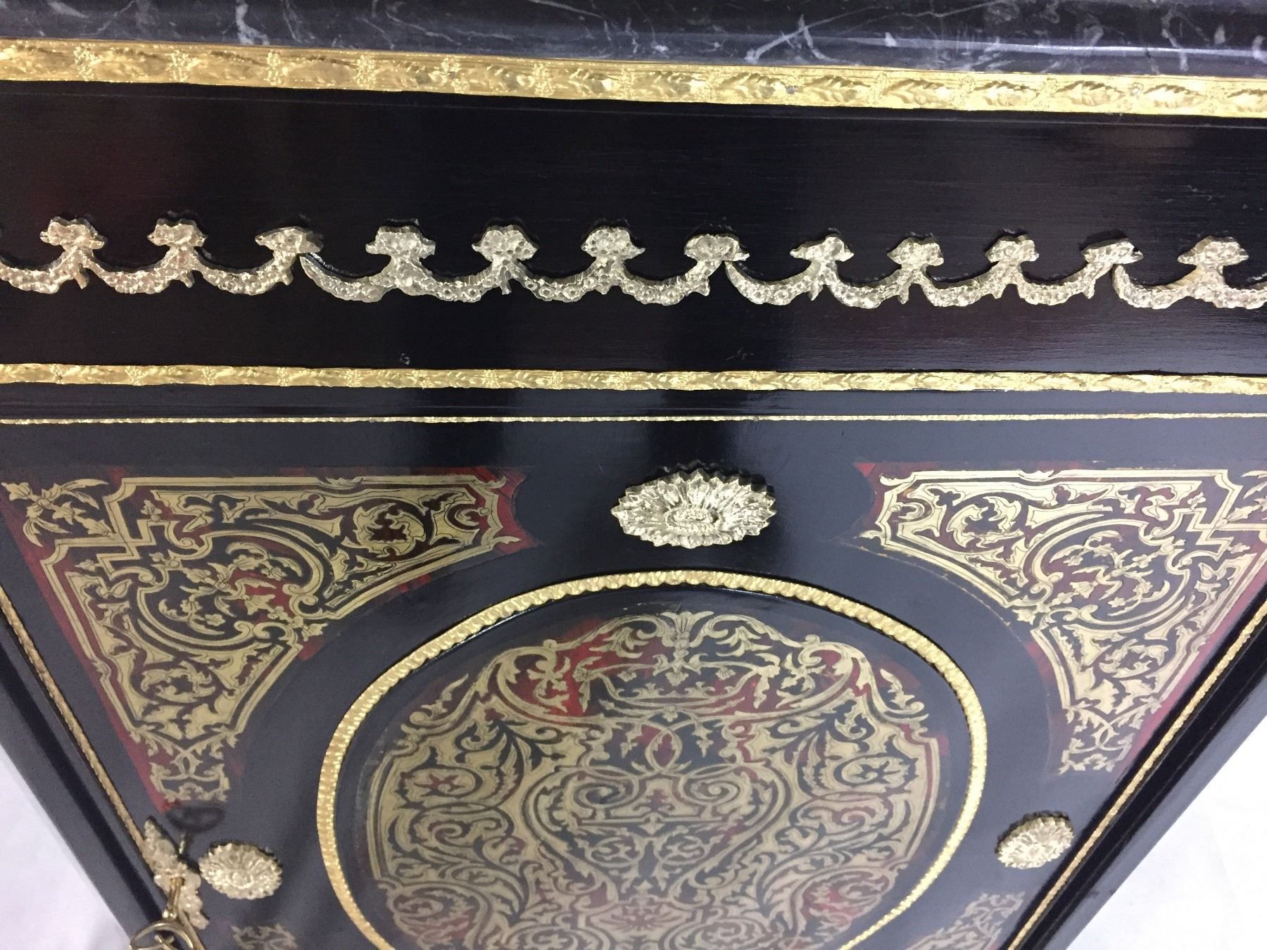 Cassettiere: Commode de style Boulle, – Usato da geneve venduto da louisart 7