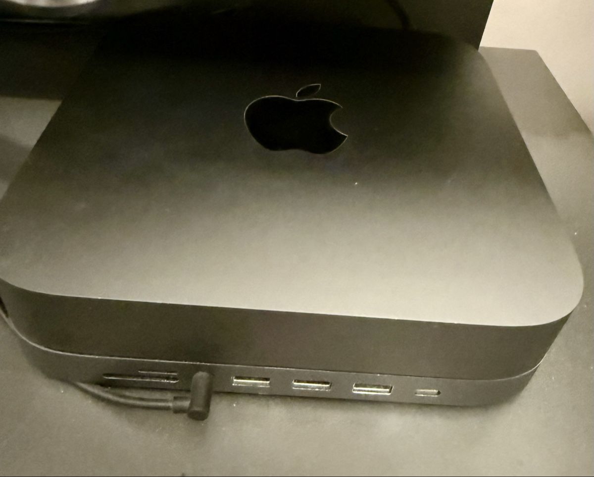 Apple PCs: Mac mini + Satechi Supporto e hub USB-C  – Gebraucht aus Giubiasco von Alca92 2