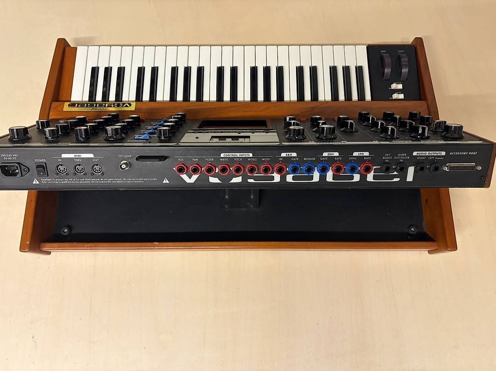 Musikinstrumente: Moog Voyager Performer V2.5 + Flightcase – Gebraucht aus Cadro von Argosound 4